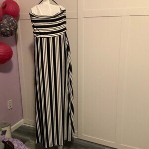 Banana Republic  striped dress white and black size large